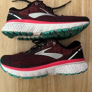 Ghost 11 Black Teal Pink - EUC - Offers to “like-ers”